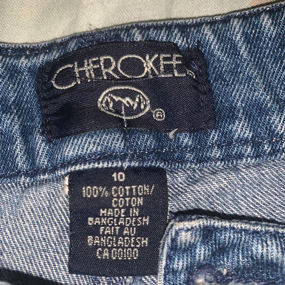 Capri jean blue shorts size 10 reach mid thigh - Picture 3 of 3